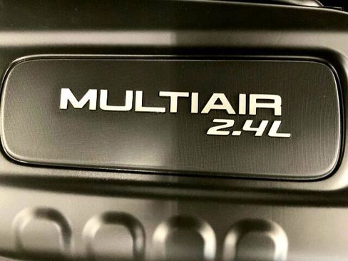 Used 2016 Chrysler 200 S image 32