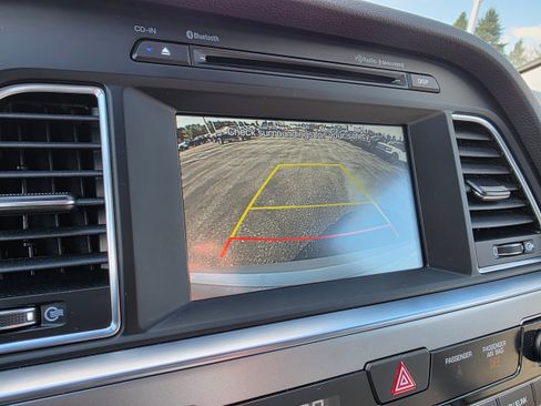 Used 2017 Hyundai Sonata SE image 19