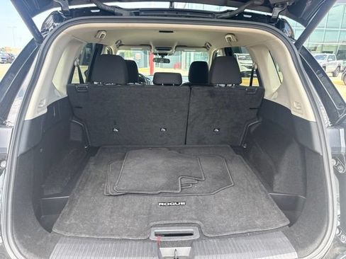 Used 2025 Nissan Rogue SV FWD image 7