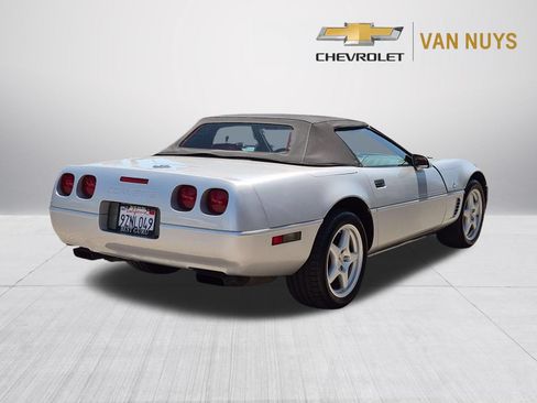 Used 1996 Chevrolet Corvette Convertible RWD image 5