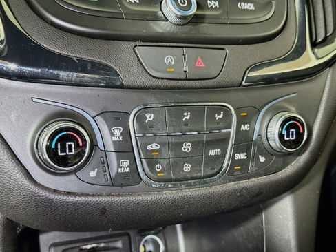 Used 2024 Chevrolet Equinox RS FWD image 13