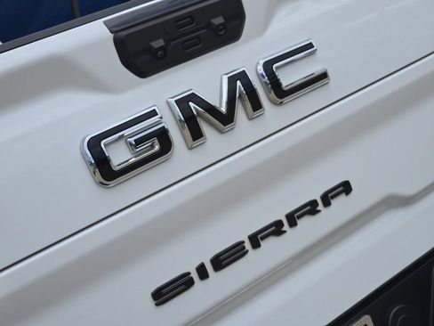 Used 2024 GMC Sierra 2500 AT4 w/ AT4 Premium Plus Package AWD/4WD image 34
