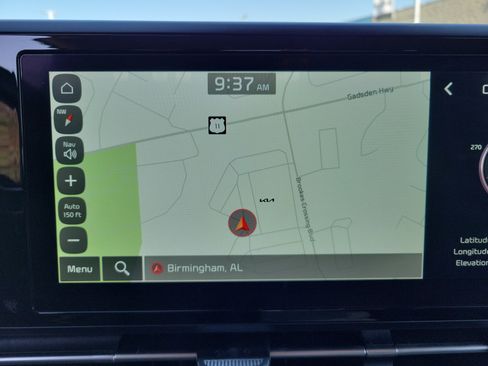 Used 2024 Kia Carnival EX image 10