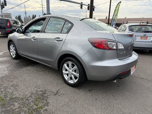 Used 2010 MAZDA MAZDA3 i Touring image 3
