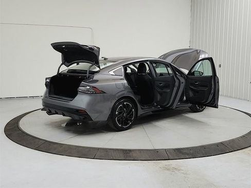 New 2026 Nissan Sentra SR w/ SR Premium Package image 15