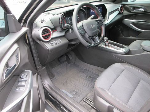 Certified 2025 Chevrolet Trax RS w/ Driver Confidence Package FWD image 13