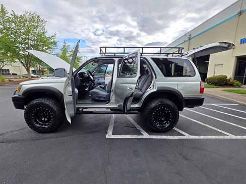 Used 1999 Toyota 4Runner SR5 AWD/4WD image 21