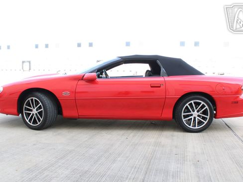 Used 2002 Chevrolet Camaro Z28 w/ SS Performance/Appearance Pkg RWD image 14