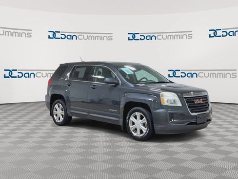 Used 2017 GMC Terrain SLE FWD image 2