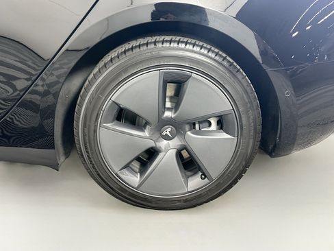 Used 2022 Tesla Model 3 image 11