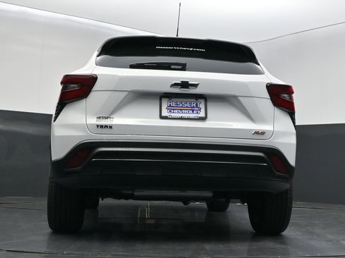 New 2026 Chevrolet Trax RS w/ Sunroof Package FWD image 40