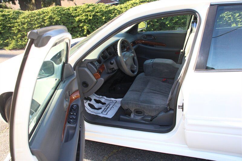 Used 2002 Buick Le Sabre Custom w/ Prestige Pkg FWD image 5