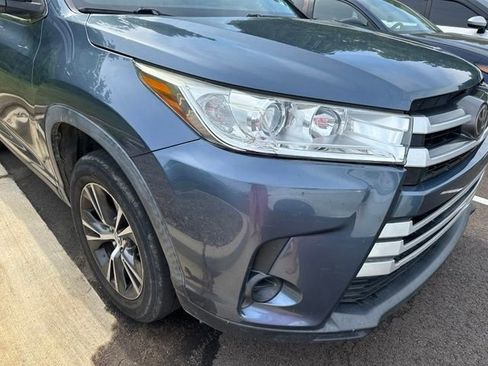 Used 2019 Toyota Highlander LE FWD image 8