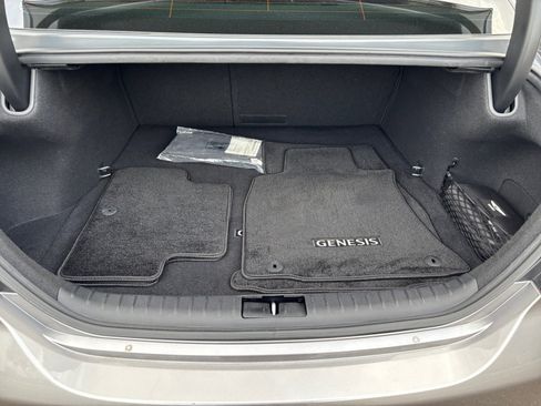 Used 2023 Genesis G70 2.0T image 33