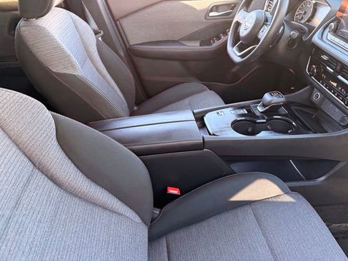 Certified 2022 Nissan Rogue SV FWD image 14