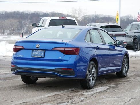 Certified 2024 Volkswagen Jetta SE image 7