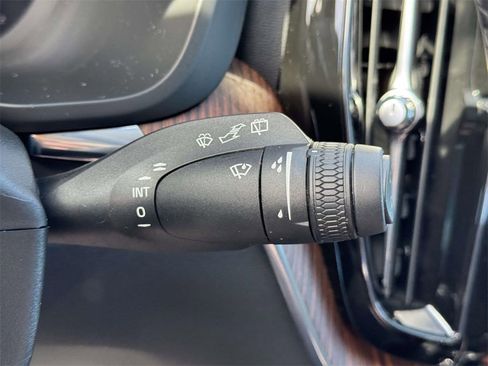 Certified 2023 Volvo XC60 B5 Plus image 22