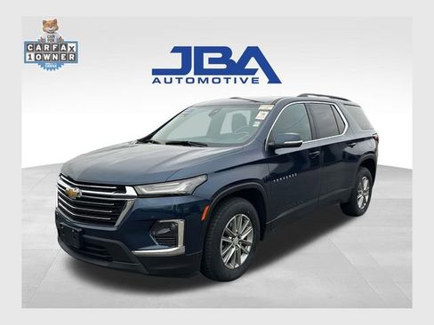 Used 2023 Chevrolet Traverse LT image 1
