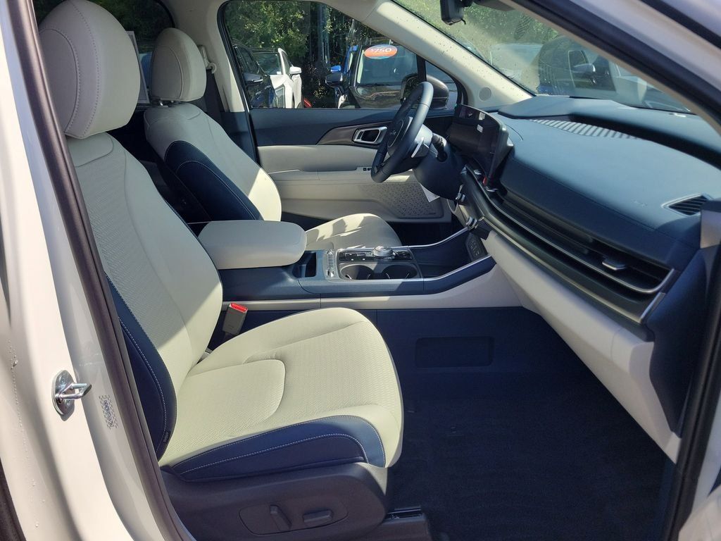 New 2026 Kia Carnival SX Prestige FWD image 7