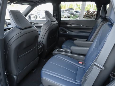 Certified 2026 INFINITI QX60 Sport w/ Dark Cargo Package AWD/4WD image 32