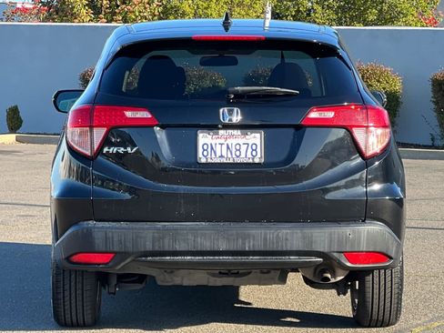 Used 2017 Honda HR-V EX image 8