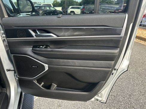 Used 2023 Jeep Wagoneer 4WD w/ Convenience Group I image 18