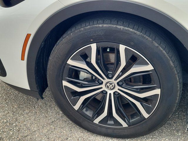 Used 2023 Toyota Crown AWD/4WD image 8
