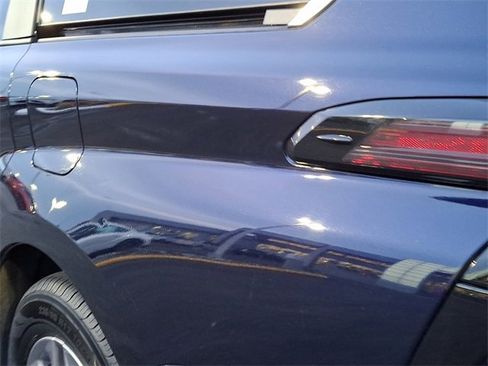 Used 2024 Toyota Sienna XLE image 9