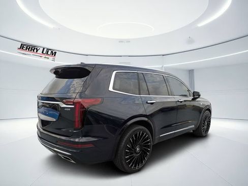 Used 2021 Cadillac XT6 Premium Luxury w/ LPO, Floor Liner Package FWD image 3