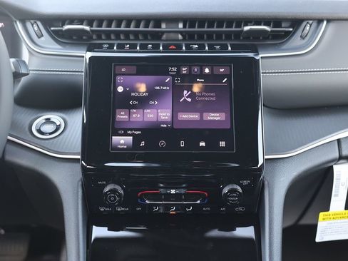 New 2025 Jeep Grand Cherokee Laredo X image 31