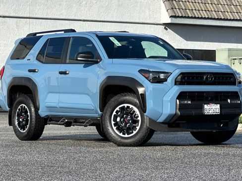 Used 2025 Toyota 4Runner SR5 image 2