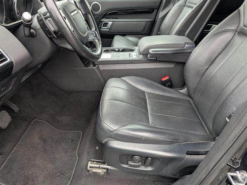 Used 2020 Land Rover Discovery SE image 15