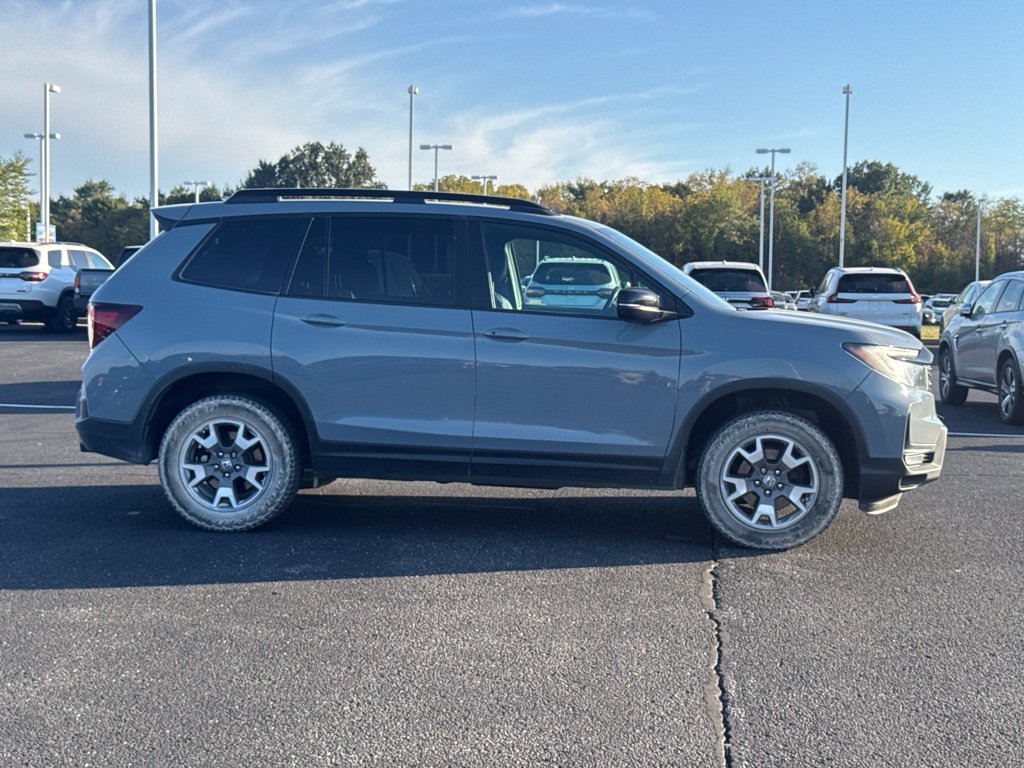 Used 2023 Honda Passport TrailSport image 3