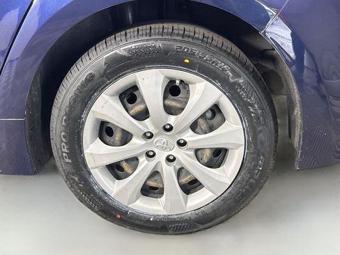 Used 2022 Toyota Corolla LE FWD image 36
