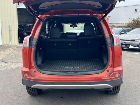 Used 2016 Toyota RAV4 SE w/ Advanced Technology Package AWD/4WD image 5