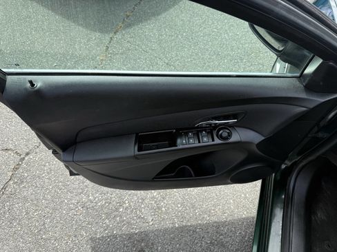 Used 2014 Chevrolet Cruze LTZ image 21