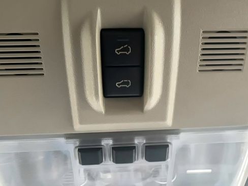 Used 2010 Land Rover LR4 HSE LUX image 12