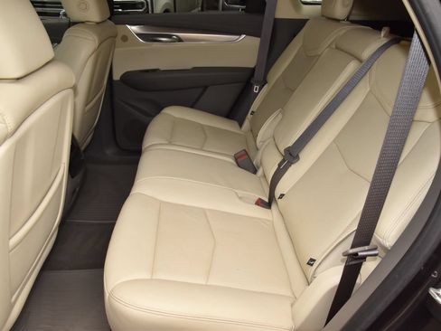 Used 2019 Cadillac XT5 Luxury FWD image 14