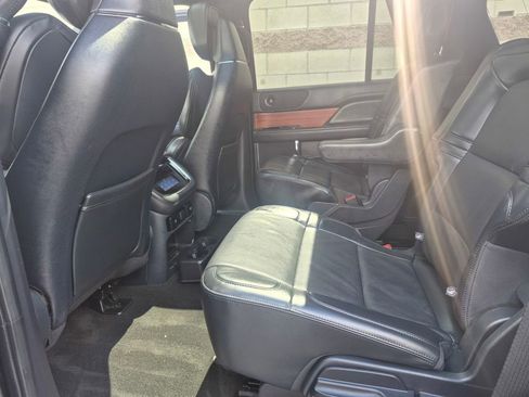 Used 2024 Lincoln Navigator Reserve AWD/4WD image 31