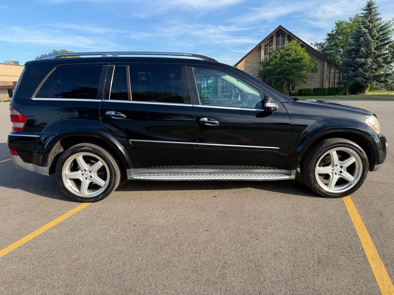 Used 2008 Mercedes-Benz GL 550 4MATIC image 4