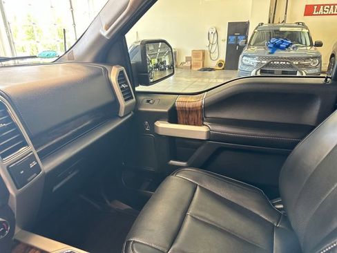Used 2018 Ford F150 Lariat w/ Equipment Group 502A Luxury AWD/4WD image 29