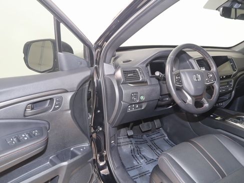 Used 2024 Honda Passport TrailSport image 41