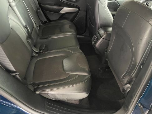 Used 2018 Jeep Cherokee Latitude Plus image 25