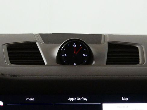 Used 2022 Porsche Cayenne GTS image 21