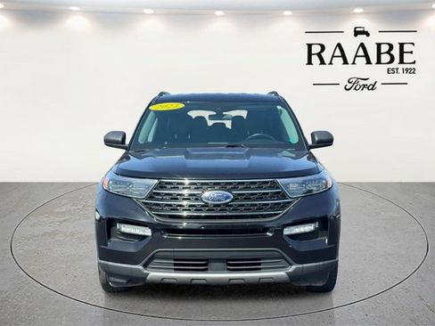 Used 2023 Ford Explorer XLT w/ Equipment Group 202A AWD/4WD image 2