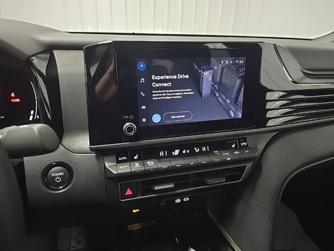 Used 2025 Toyota Camry SE image 24