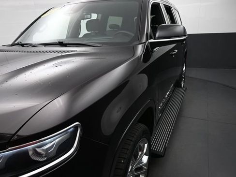 Used 2023 Jeep Grand Wagoneer Series II AWD/4WD image 37