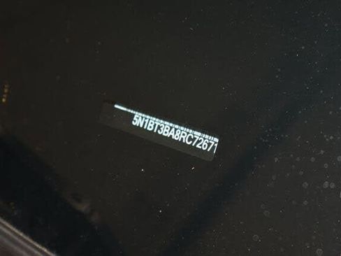 Used 2024 Nissan Rogue SV FWD image 27