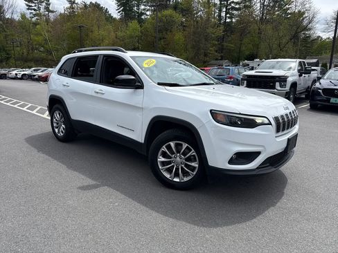 Used 2022 Jeep Cherokee Latitude Lux w/ Mopar Interior Package AWD/4WD image 9