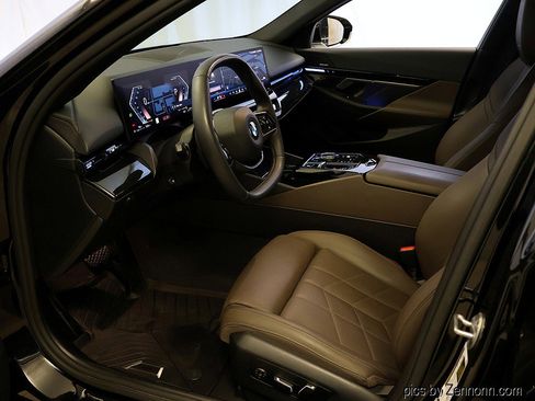 Certified 2024 BMW 530i xDrive w/ Convenience Package image 11